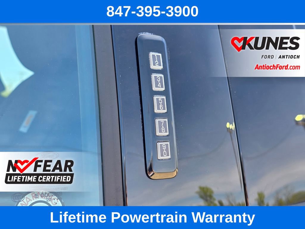 Used 2022 Ford F250 XLT w/ Black Appearance Package AWD/4WD image 17