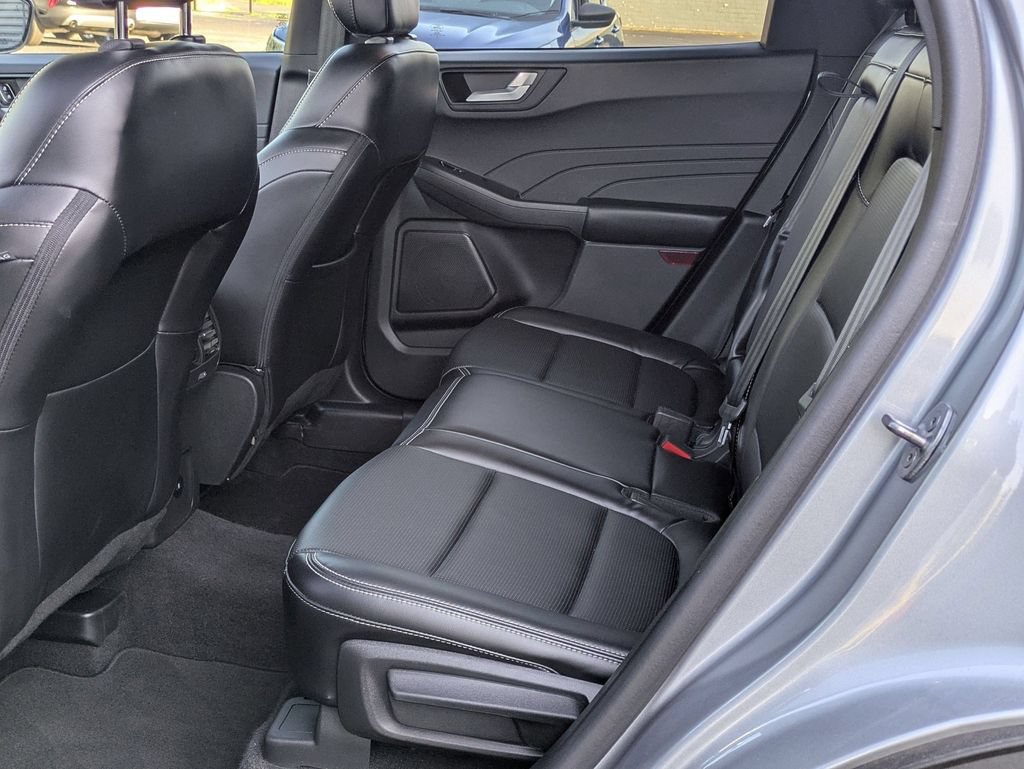 Used 2023 Ford Escape Platinum AWD/4WD image 22
