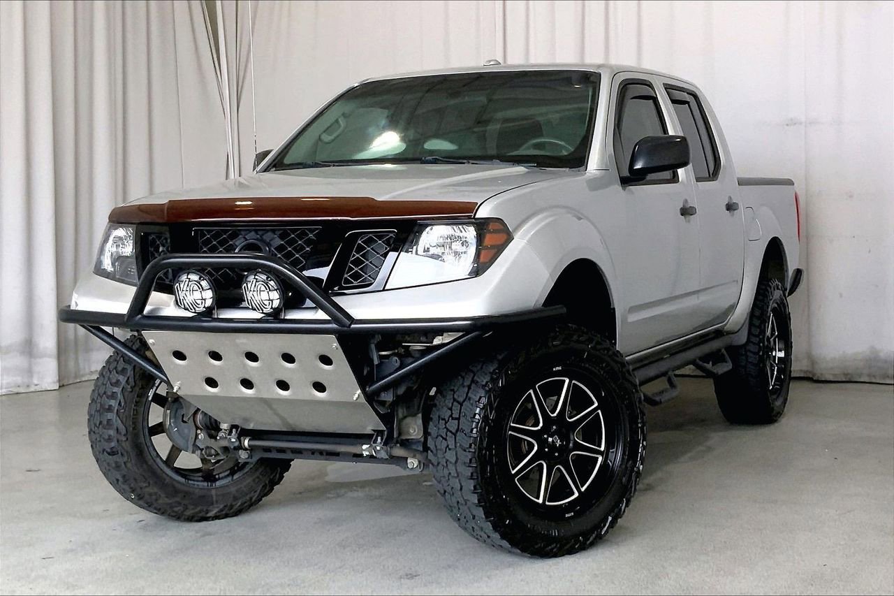 Used 2013 Nissan Frontier SV AWD/4WD image 12
