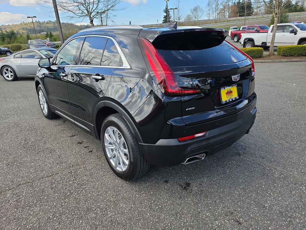 Certified 2021 Cadillac XT4 Luxury w/ Cold Weather Package image 4