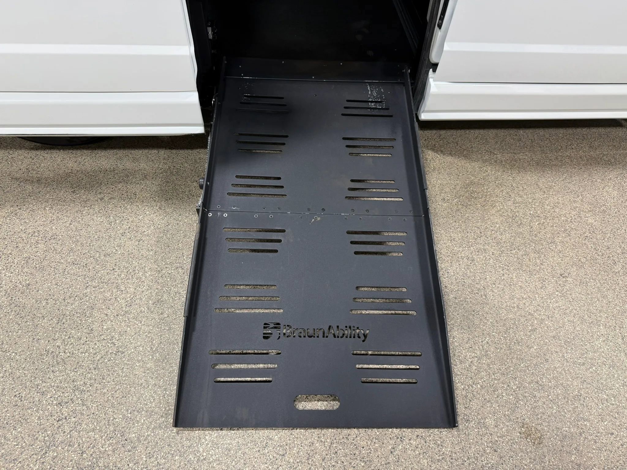 Used 2019 Dodge Grand Caravan SXT FWD image 33