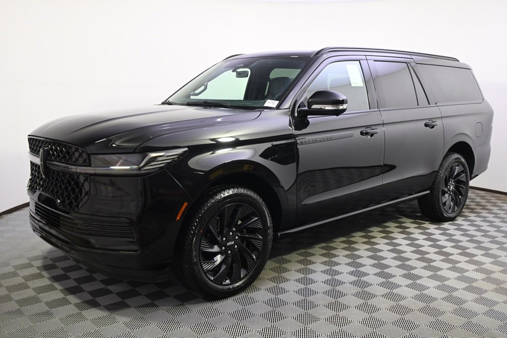 New 2026 Lincoln Navigator L Reserve w/ Jet Appearance Package image 2