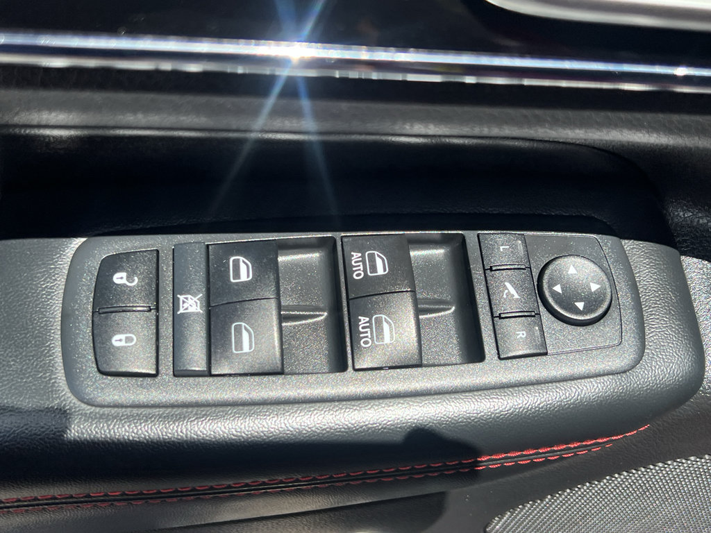 Used 2017 Jeep Grand Cherokee Trailhawk AWD/4WD image 12