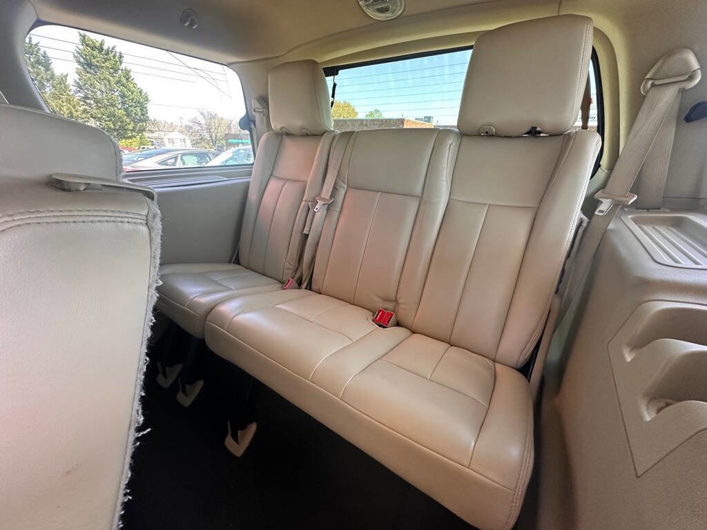 Used 2015 Ford Expedition XLT image 17
