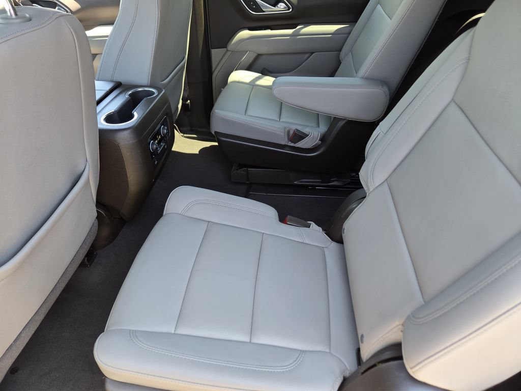 Used 2023 Chevrolet Tahoe Z71 w/ Luxury Package AWD/4WD image 39