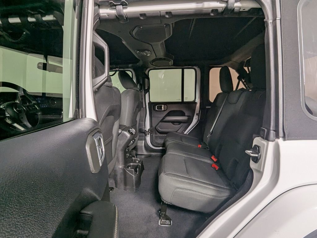 Used 2019 Jeep Wrangler Unlimited Sahara AWD/4WD image 26