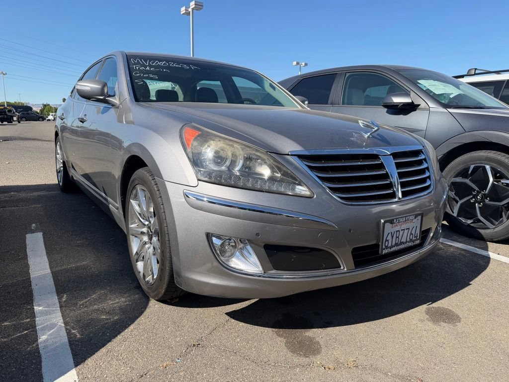 Used 2012 Hyundai Equus Signature RWD image 3