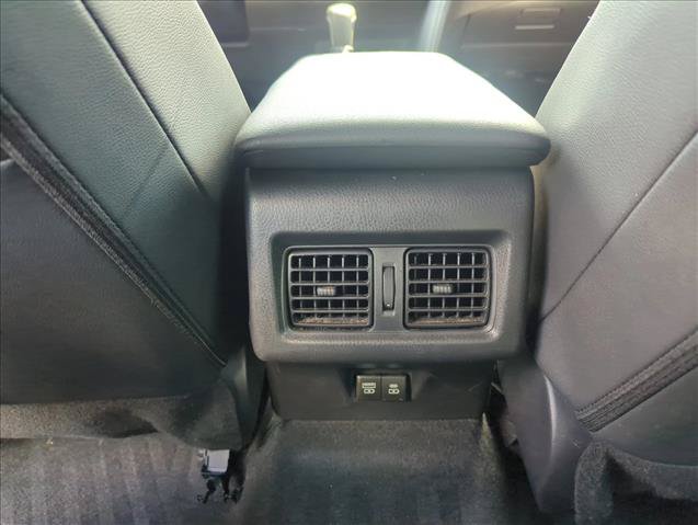 Certified 2025 Toyota Camry SE FWD image 23