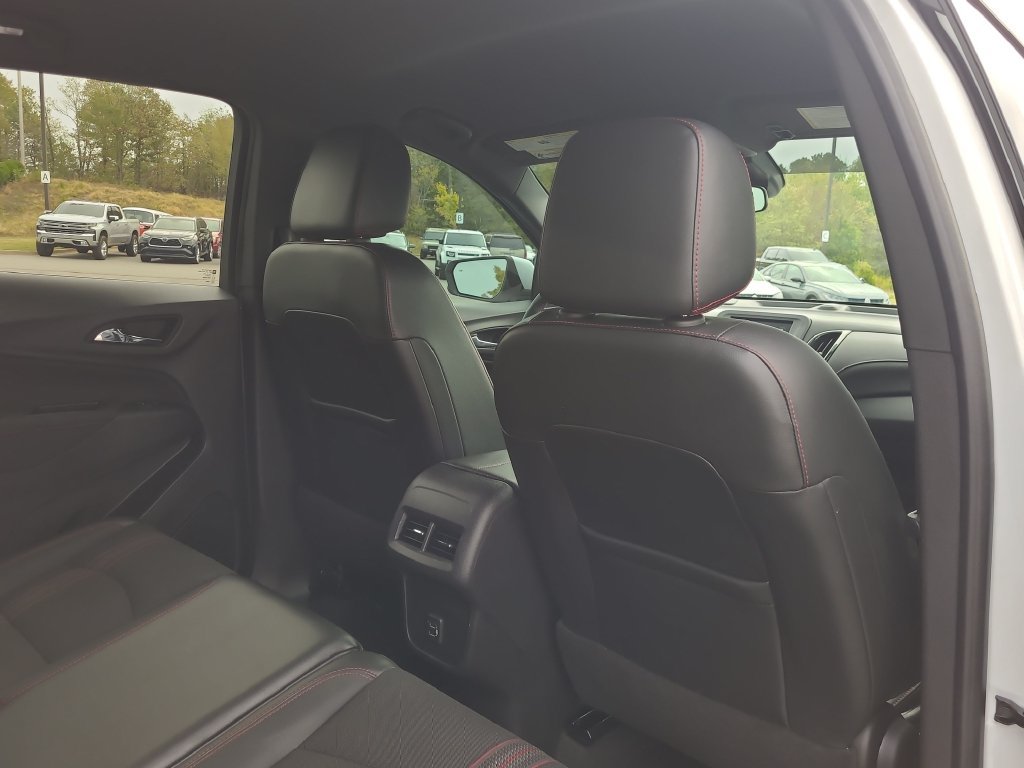 Used 2022 Chevrolet Equinox RS w/ LPO, Floor Liner Package FWD image 17