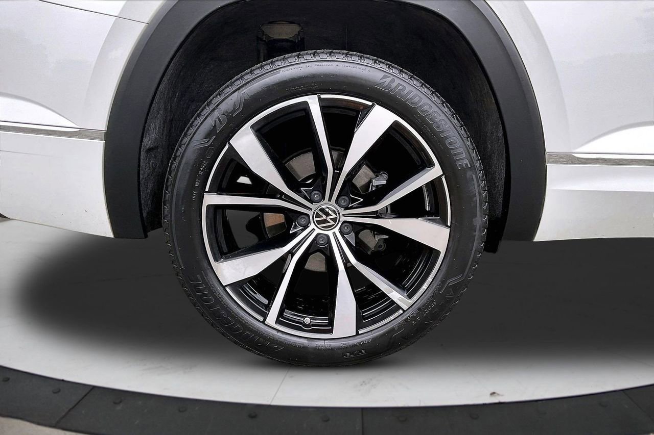 Used 2024 Volkswagen Atlas SEL Premium R-Line AWD/4WD image 39