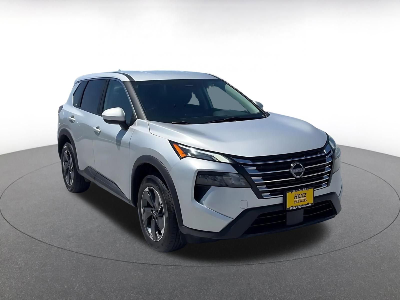 Used 2025 Nissan Rogue SV FWD image 3