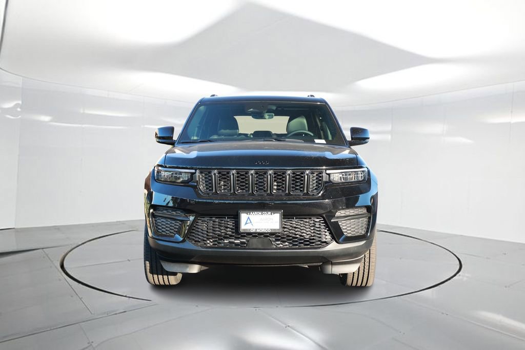 New 2025 Jeep Grand Cherokee Altitude AWD/4WD image 4