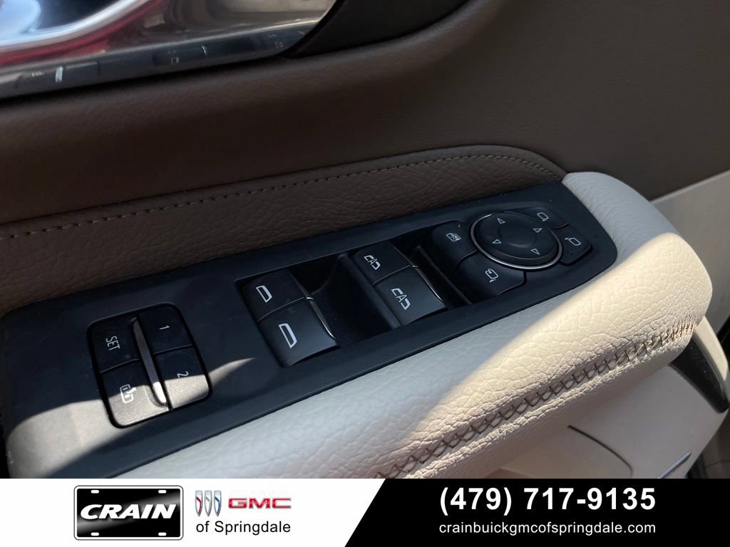 Used 2023 GMC Yukon Denali AWD/4WD image 12