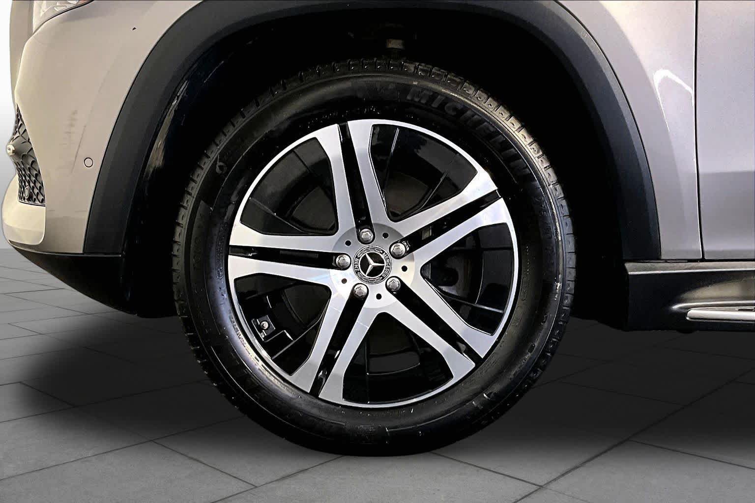 Used 2020 Mercedes-Benz GLS 450 4MATIC image 11