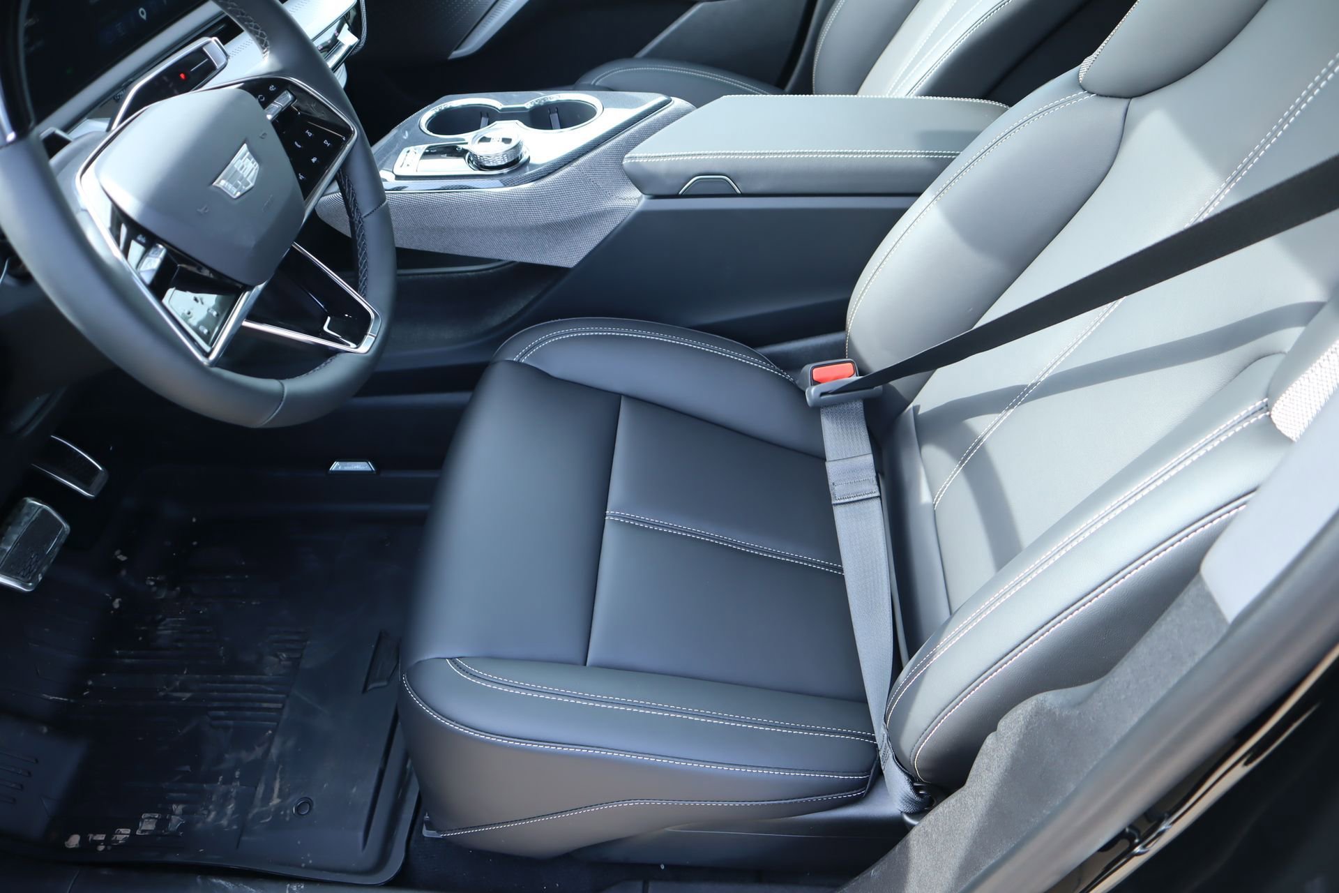 New 2026 Cadillac Optiq Luxury 1 w/ LPO, Floor Liner Package RWD image 8