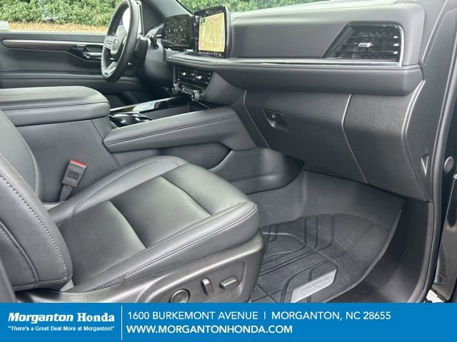Used 2025 Chevrolet Suburban Z71 w/ Comfort Package image 44