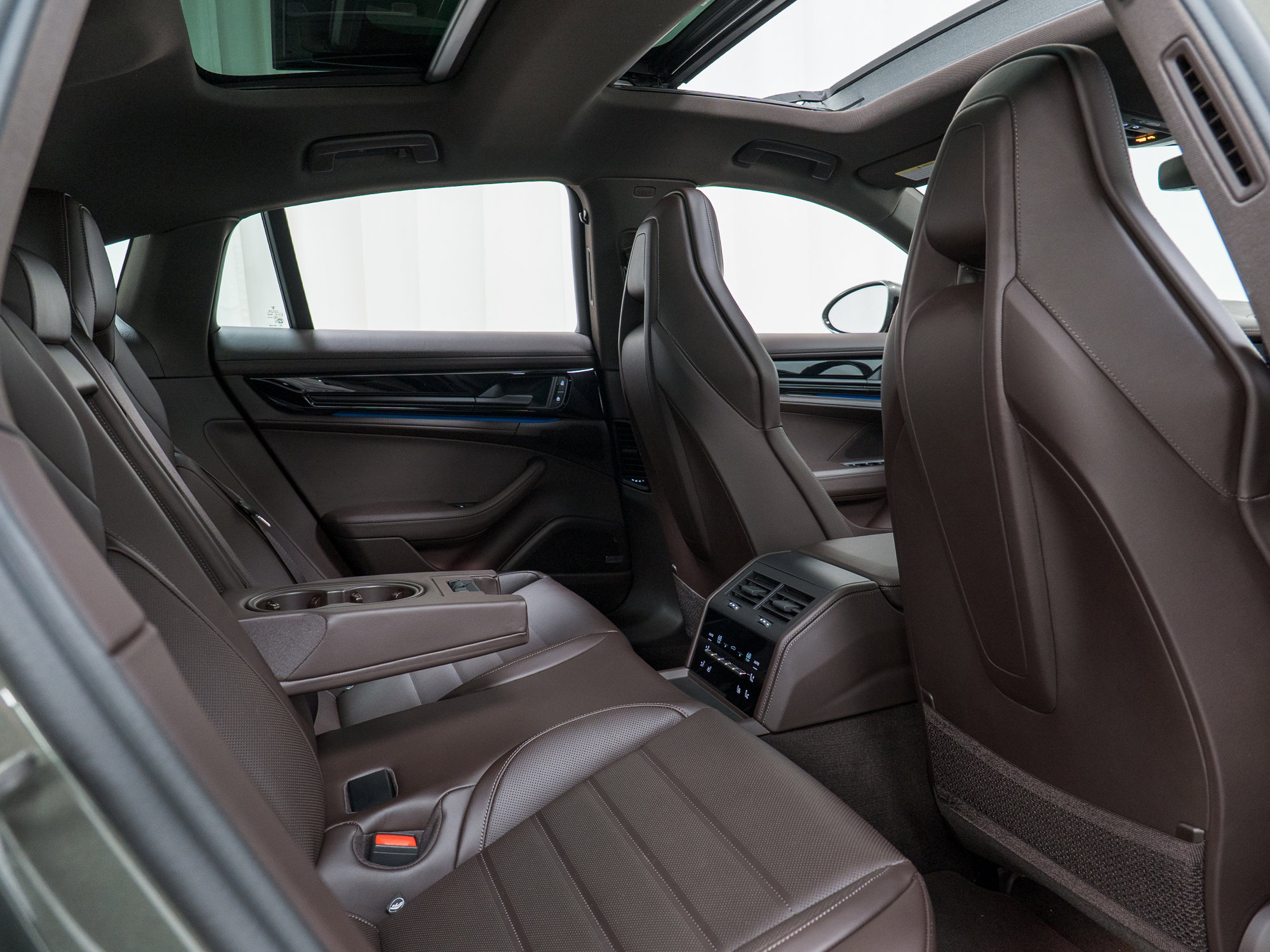 New 2026 Porsche Panamera 4S image 26