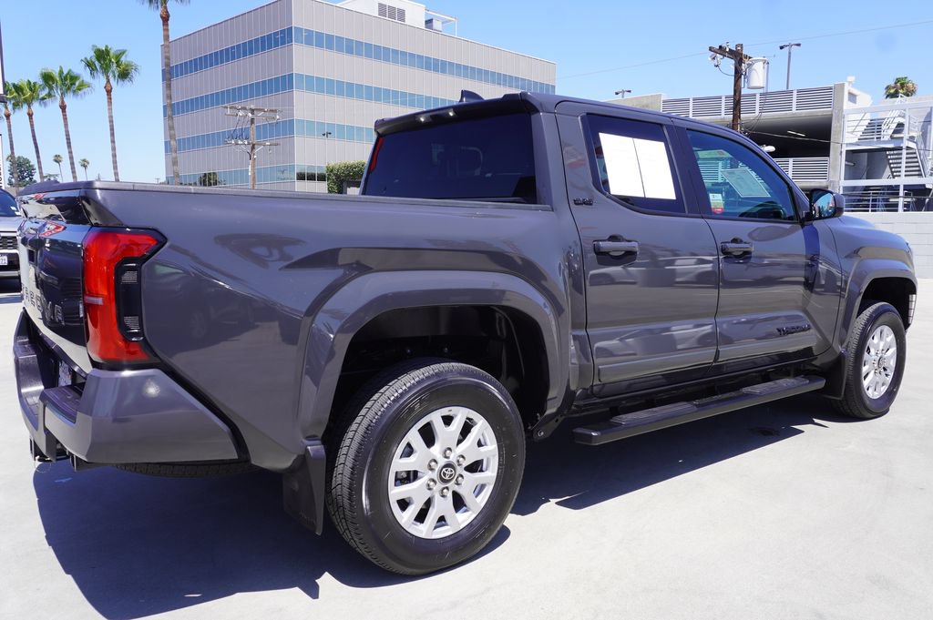 Certified 2025 Toyota Tacoma SR5 AWD/4WD image 7