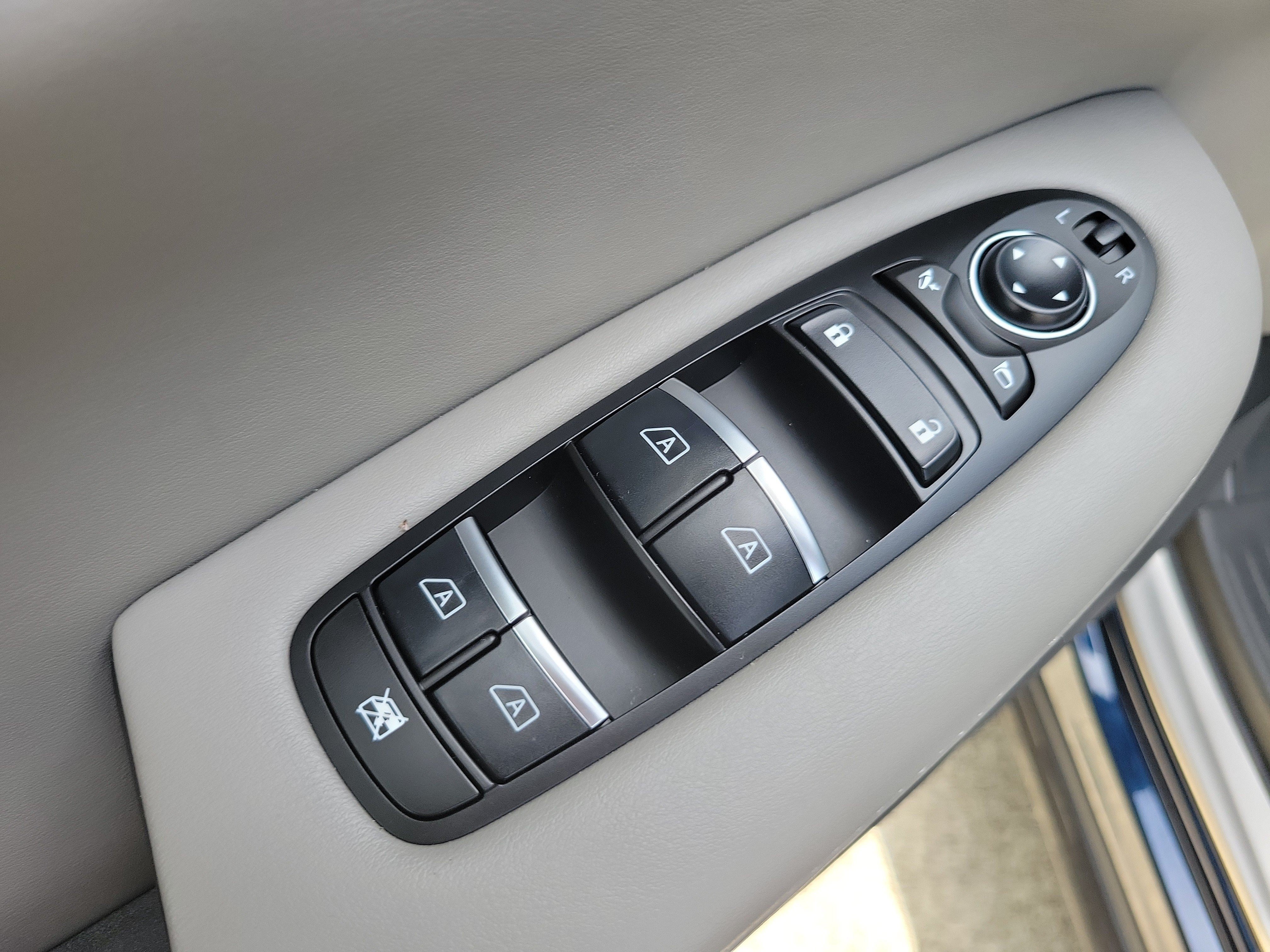 Used 2025 INFINITI QX50 Luxe AWD/4WD image 22