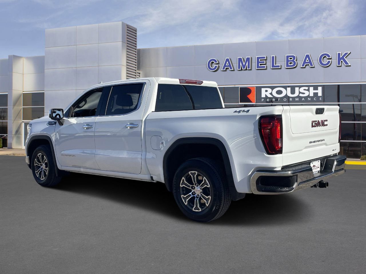 Used 2024 GMC Sierra 1500 SLT image 4