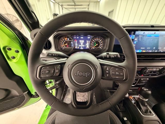 Used 2025 Jeep Wrangler Unlimited Sport AWD/4WD image 11