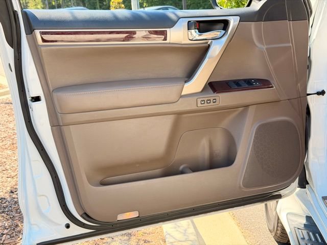 Used 2019 Lexus GX 460 Luxury AWD/4WD image 25