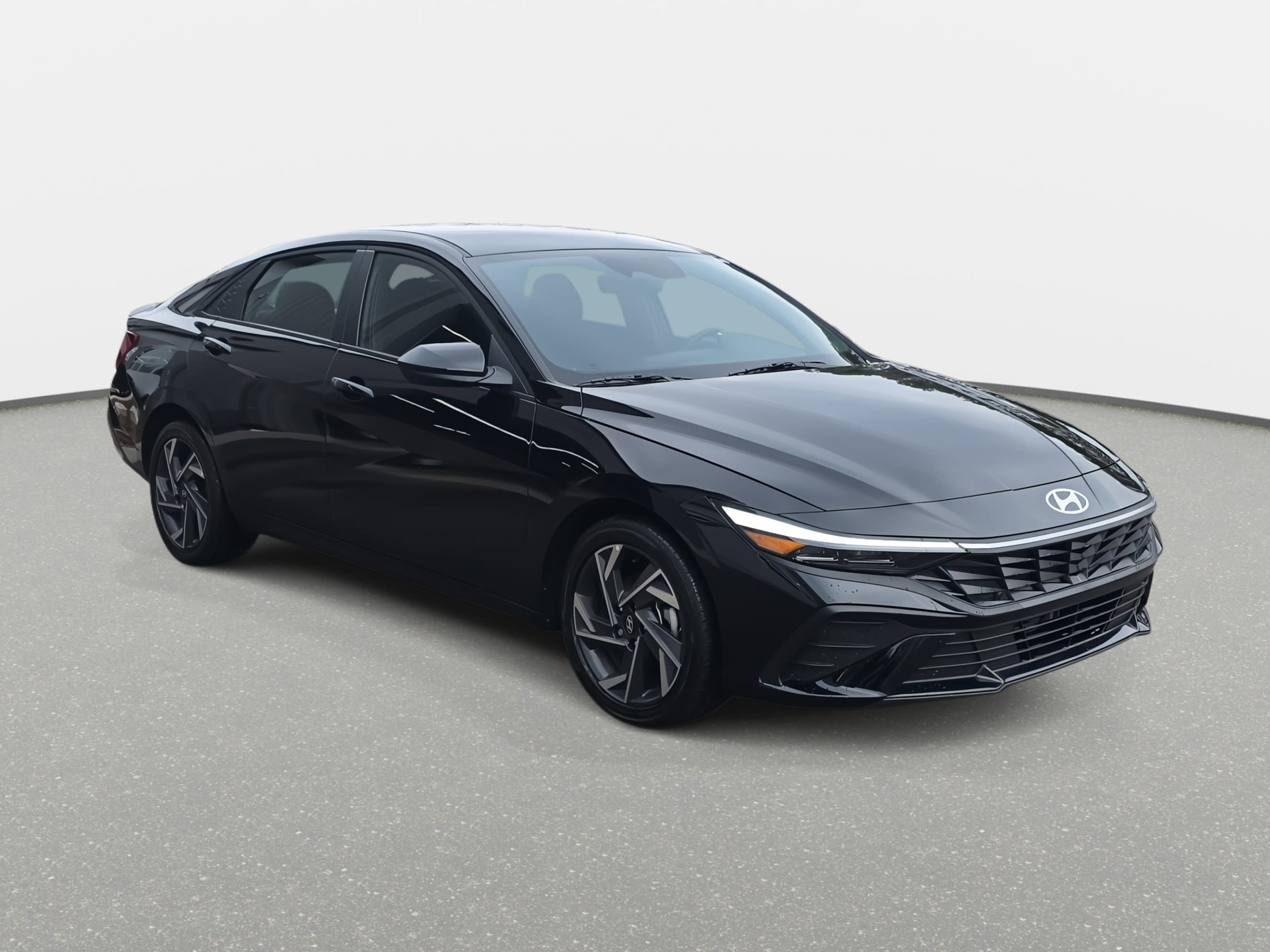Certified 2025 Hyundai Elantra SEL FWD image 3