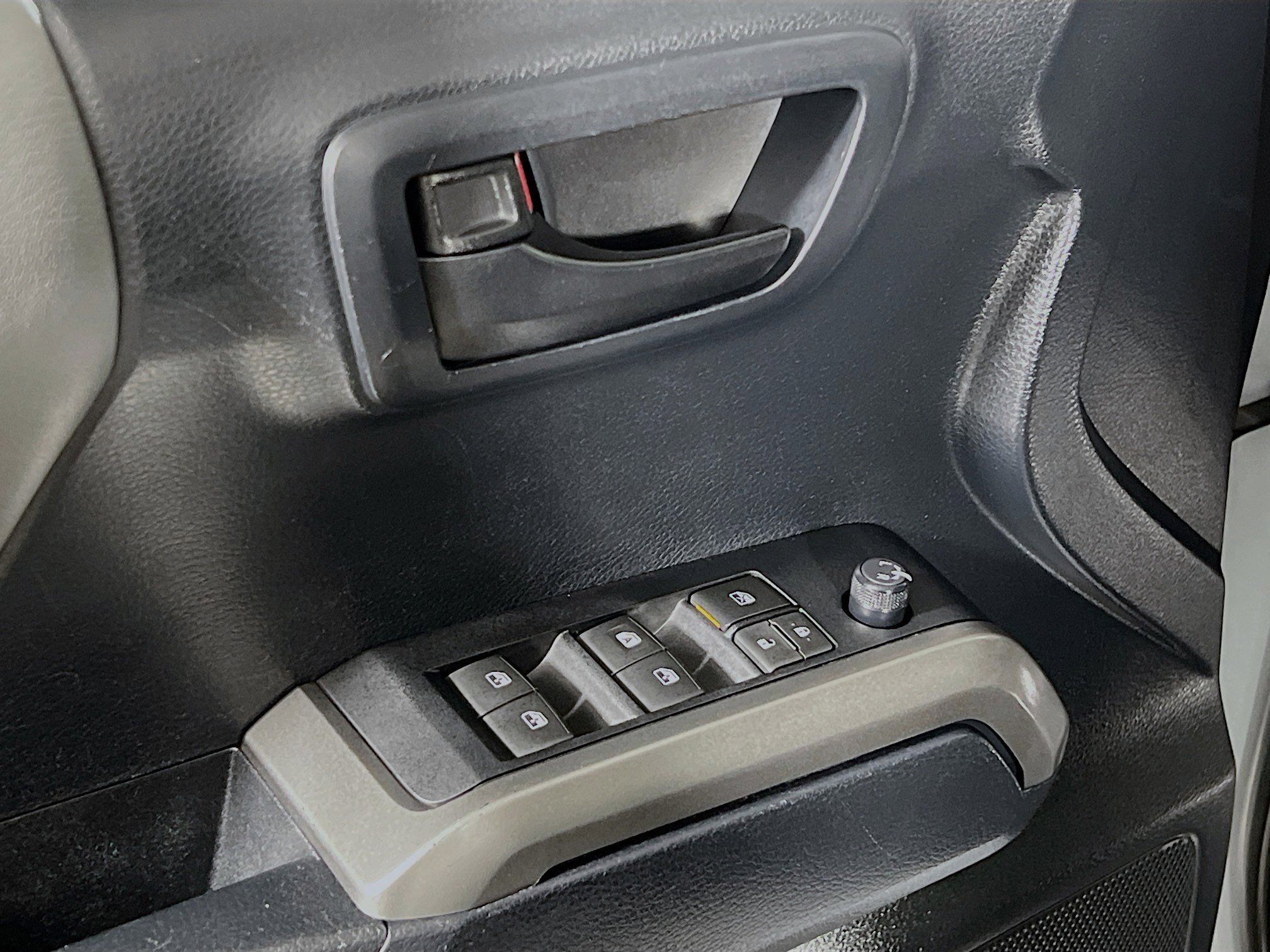 Used 2019 Toyota Tacoma SR5 RWD image 17