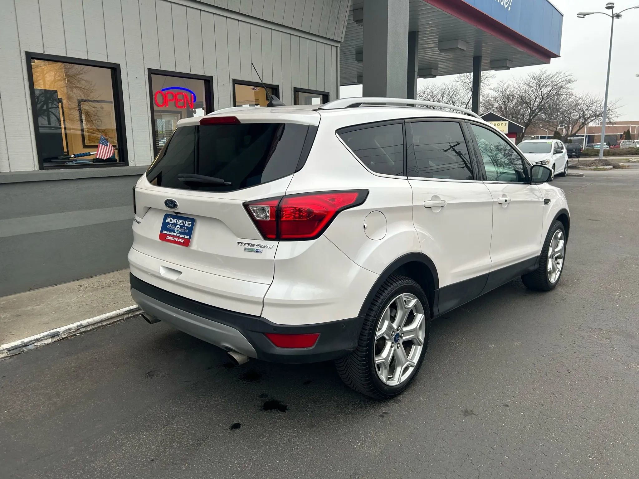 Used 2019 Ford Escape Titanium image 36