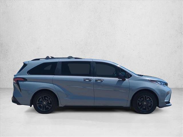 Used 2026 Toyota Sienna XSE AWD/4WD image 4