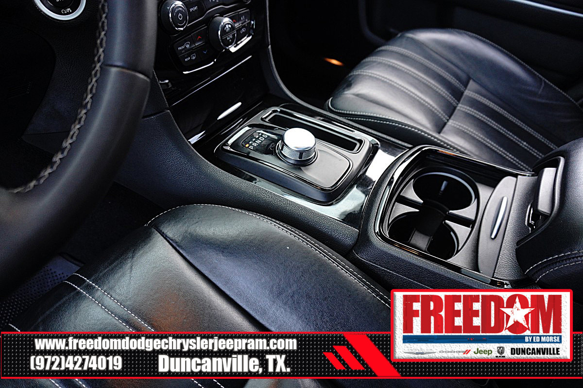 Used 2023 Chrysler 300 S RWD image 34