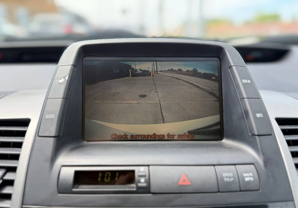 Used 2009 Toyota Prius Touring FWD image 25