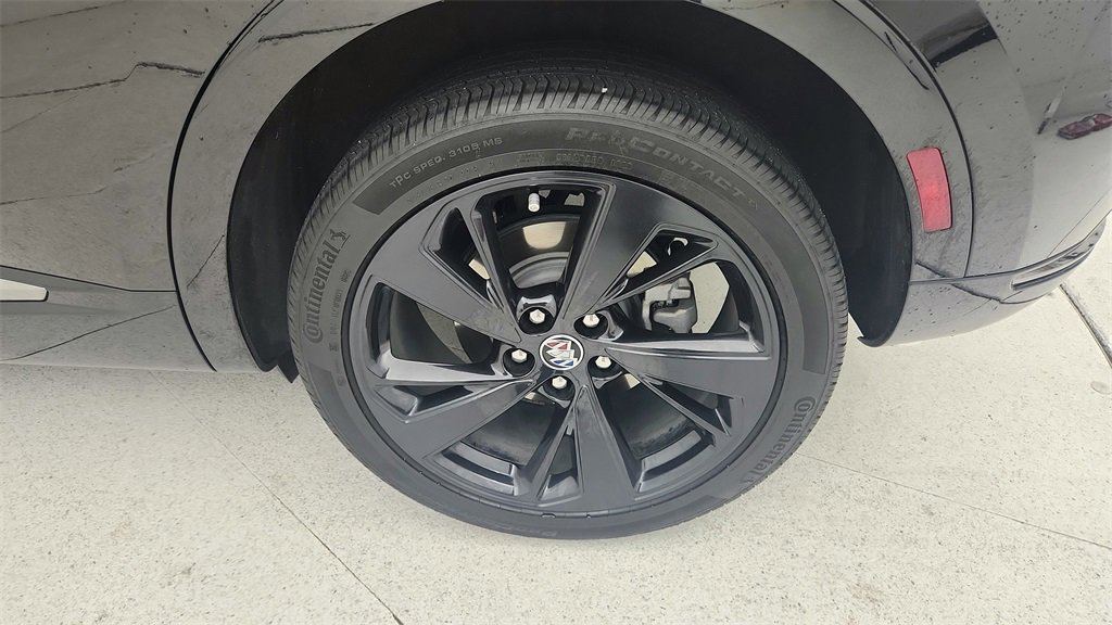 Used 2023 Buick Envision Essence w/ Sport Touring Package image 29
