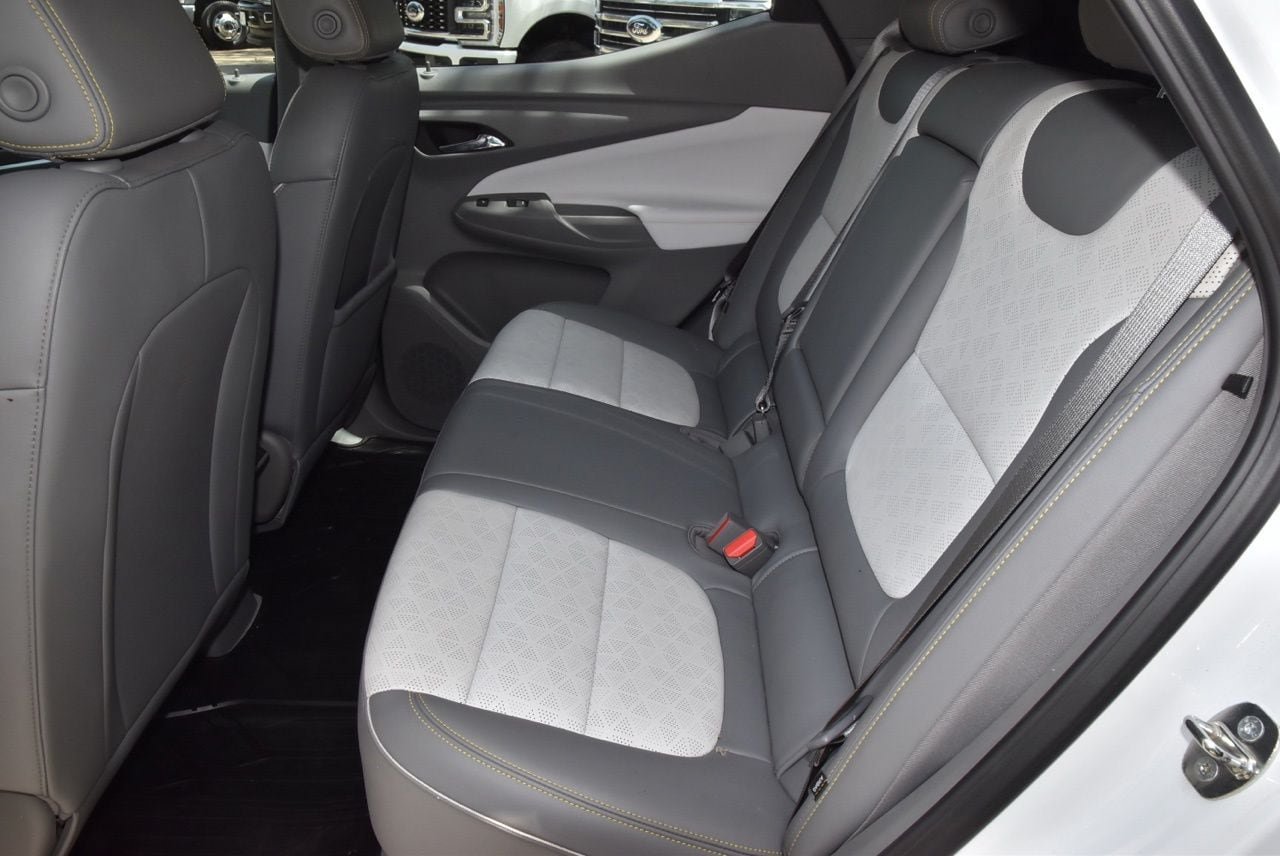Used 2023 Chevrolet Bolt EUV Premier w/ Sun & Sound Package FWD image 14
