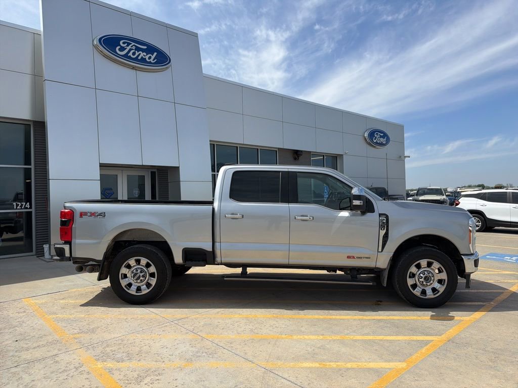 Used 2023 Ford F350 Lariat w/ Lariat Ultimate Package AWD/4WD image 8