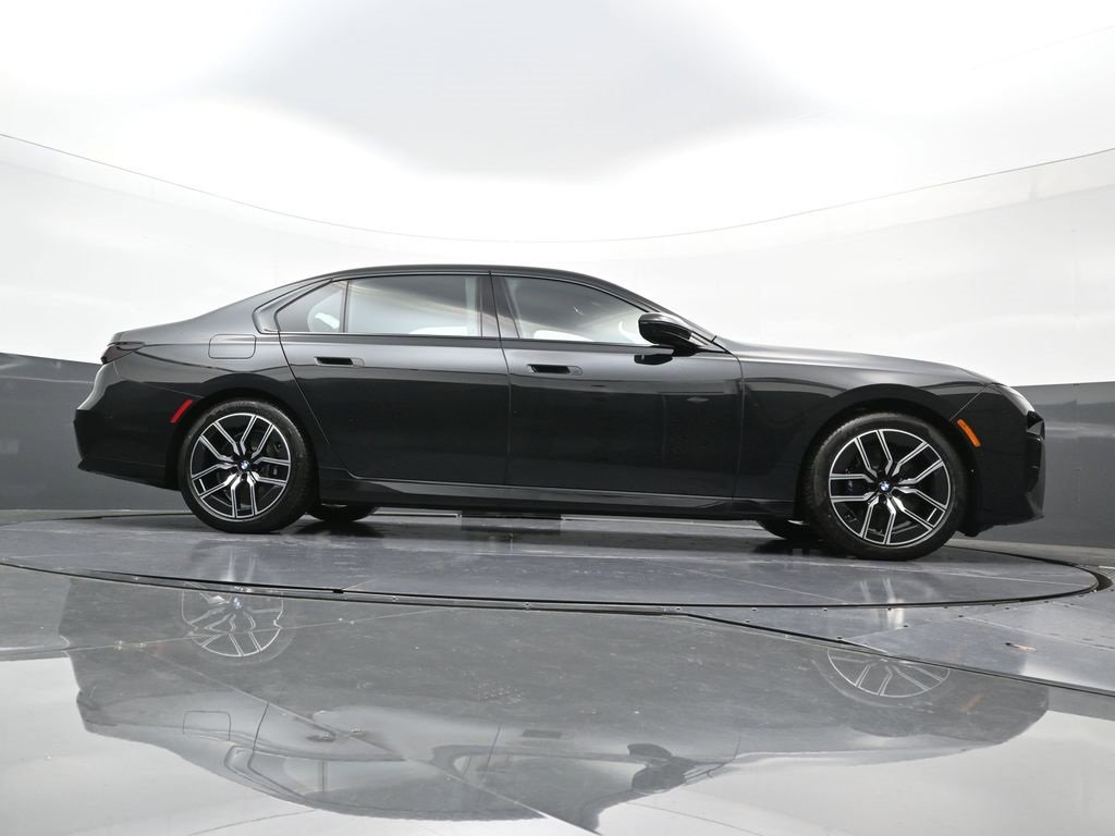 New 2026 BMW 740i xDrive image 38