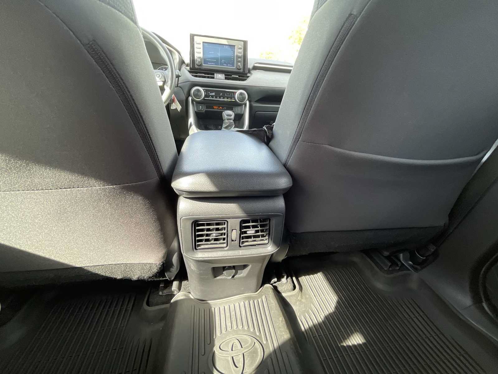Used 2022 Toyota RAV4 LE FWD image 23