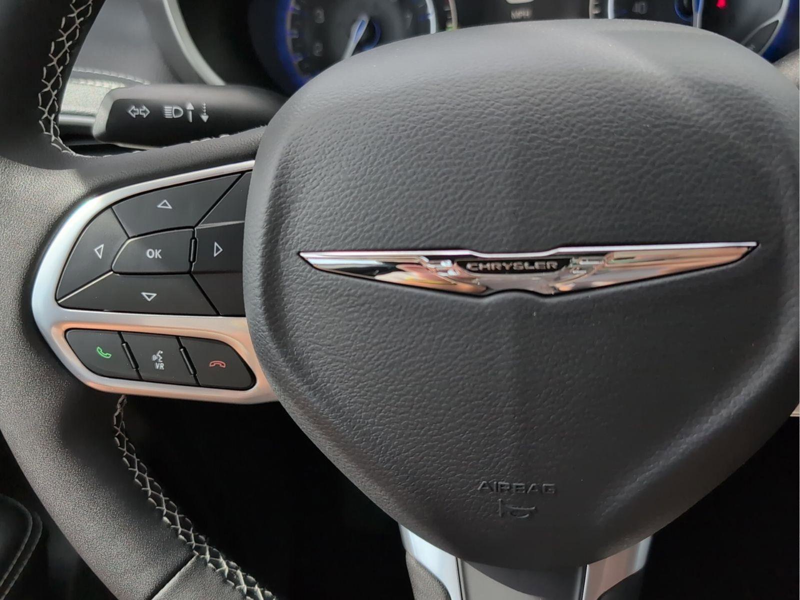 New 2026 Chrysler Pacifica Select image 10