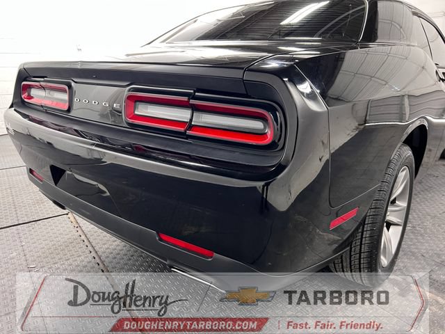 Used 2016 Dodge Challenger SXT RWD image 15