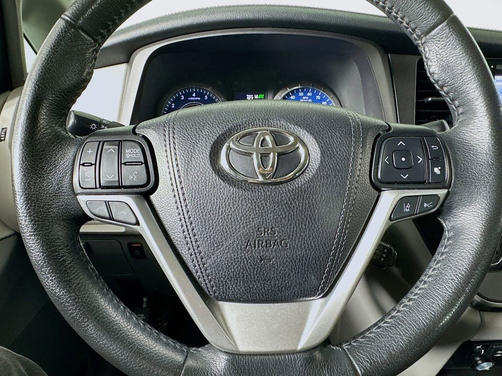 Used 2019 Toyota Sienna XLE image 37