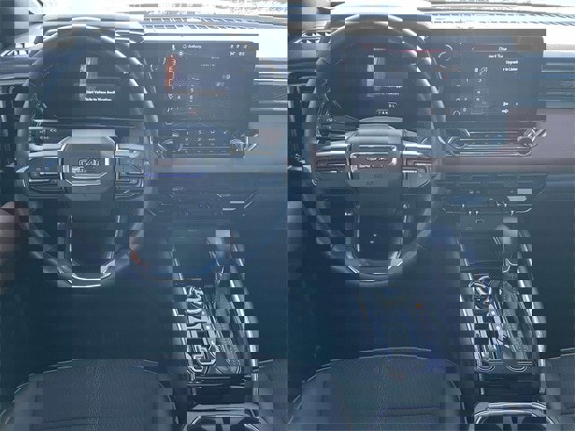 Used 2023 GMC Canyon AT4 w/ Technology Package image 4