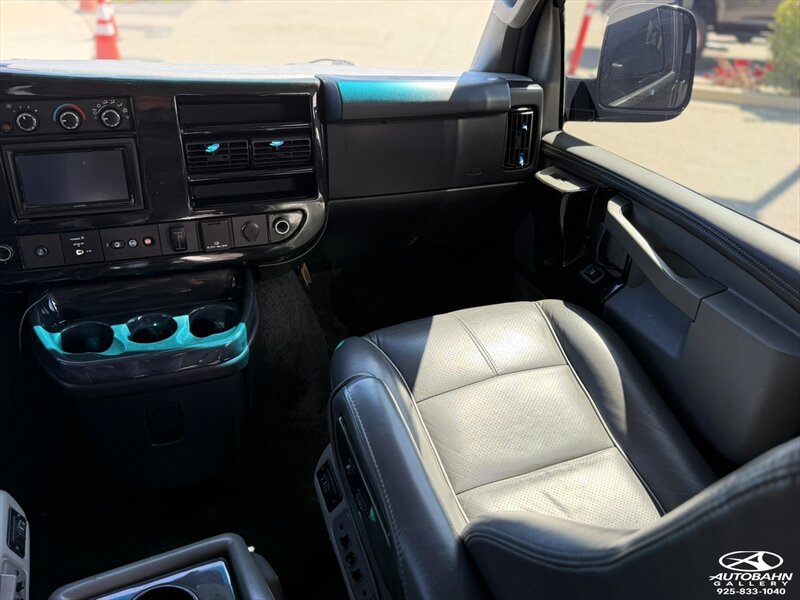 Used 2017 GMC Savana 2500 RWD image 17