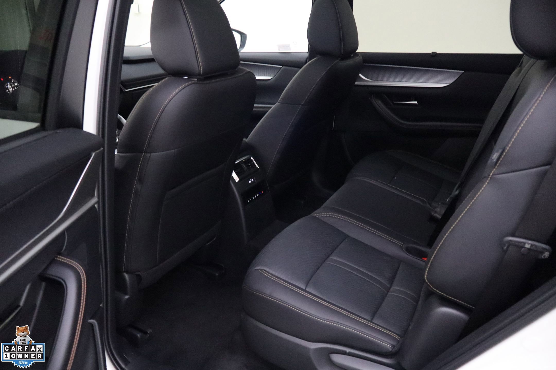 Used 2025 MAZDA CX-70 Plug-In Hybrid w/ Premium Pkg image 28