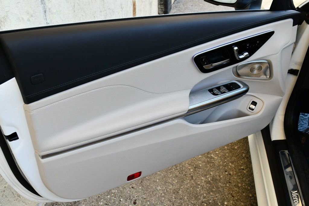 Used 2025 Mercedes-Benz CLE 450 4MATIC Cabriolet image 11