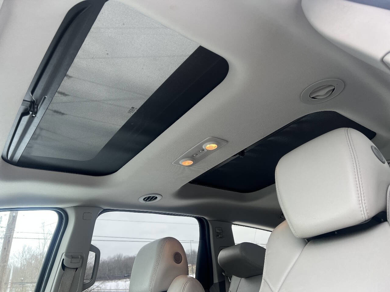 Used 2015 Chevrolet Traverse LTZ image 24