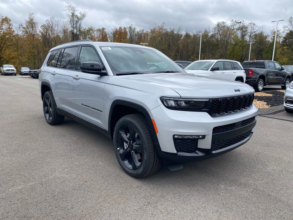 New 2025 Jeep Grand Cherokee L Limited w/ Black Appearance Package AWD/4WD video 1