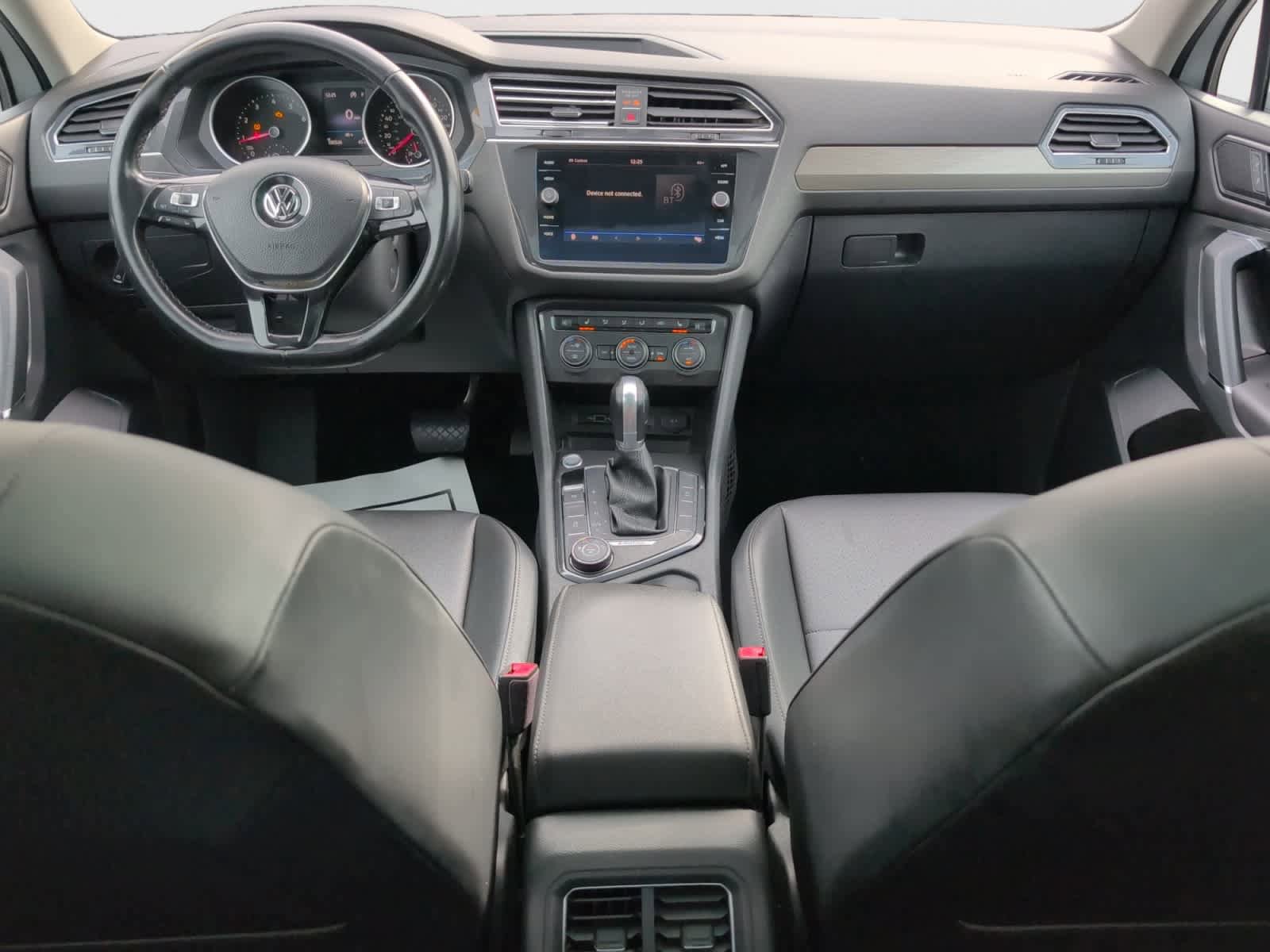 Used 2018 Volkswagen Tiguan SE AWD/4WD image 18