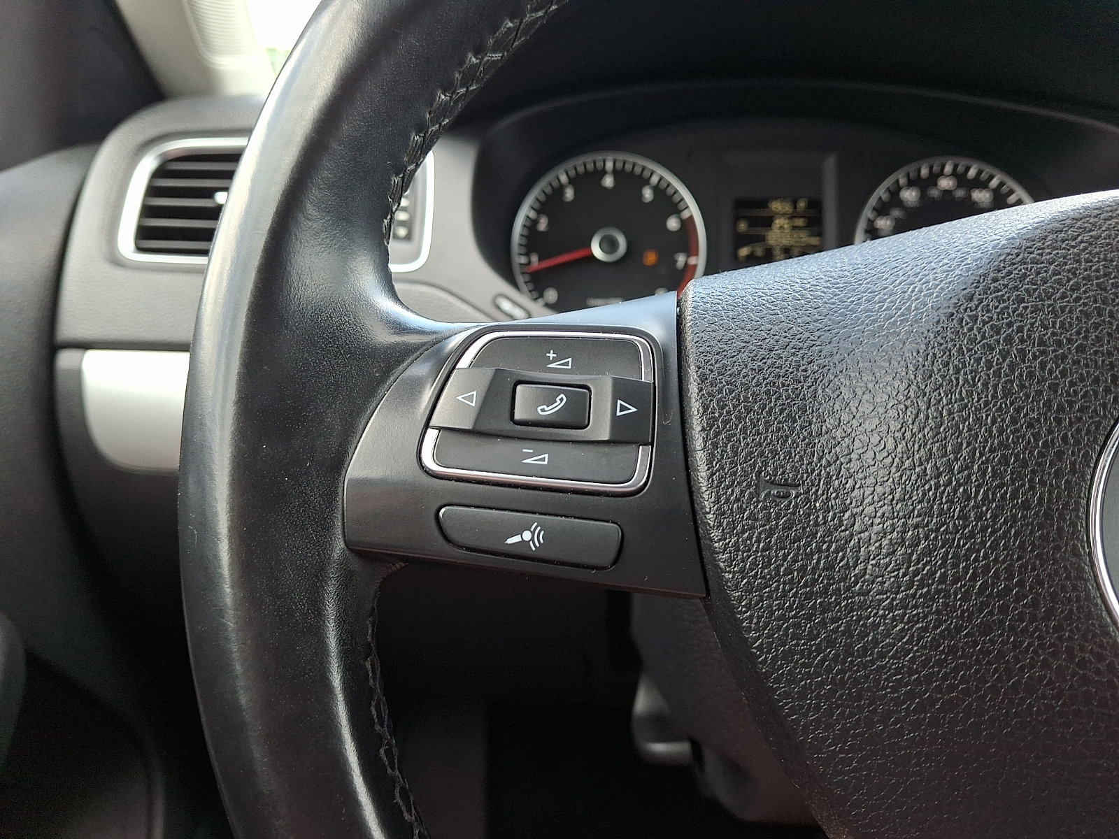 Used 2013 Volkswagen Jetta SE FWD image 20