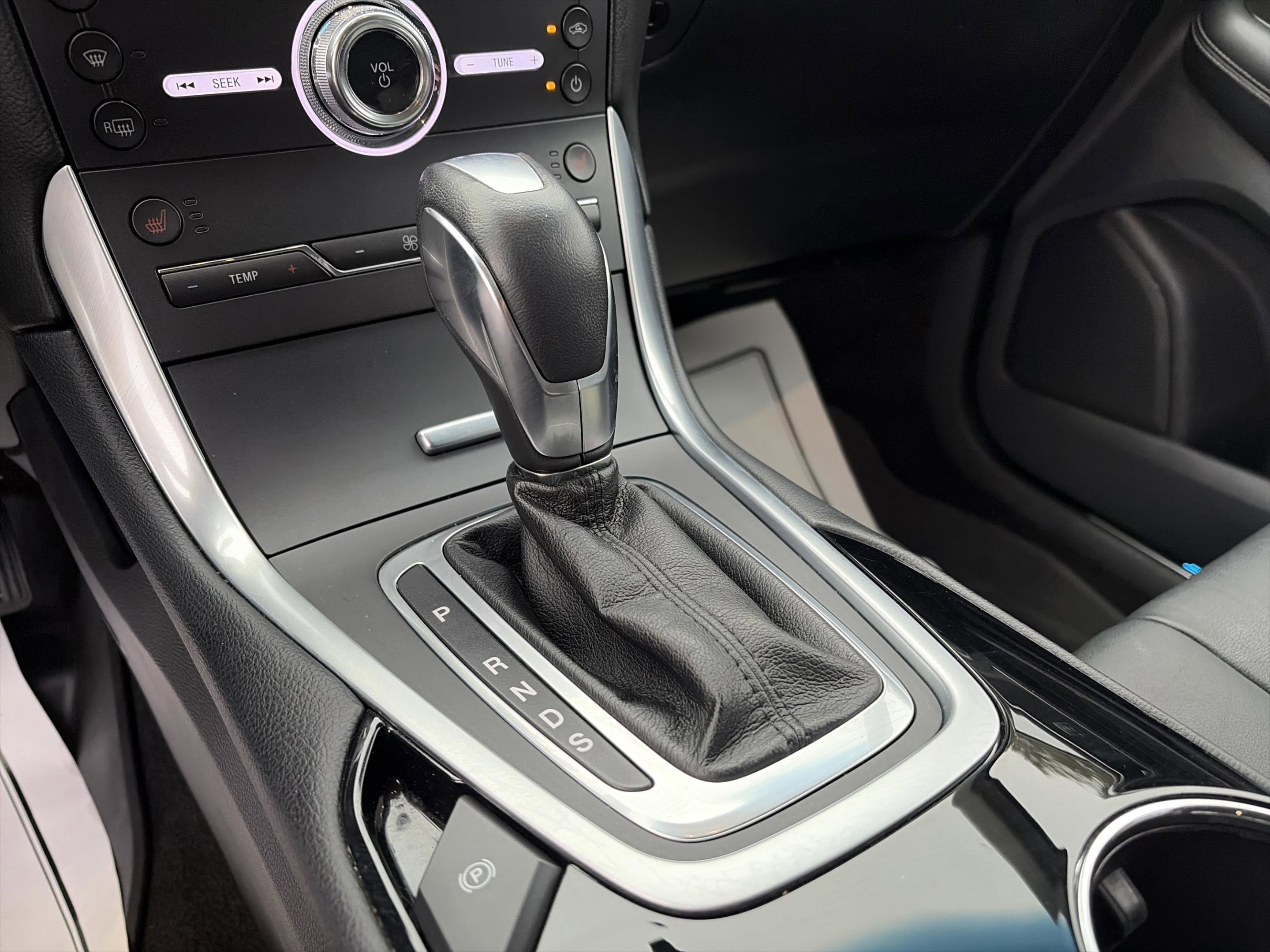 Used 2018 Ford Edge Titanium w/ Technology Package image 14