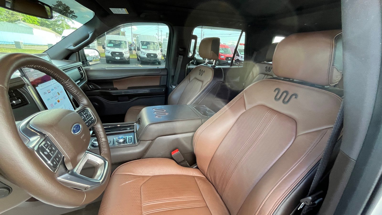 Used 2024 Ford Expedition King Ranch image 18
